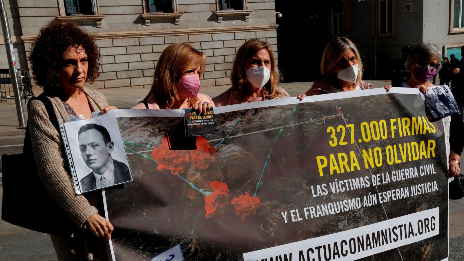 PSOE y UP pactan modificar la Ley de Amnistía y posibilitan investigar los crímenes del franquismo