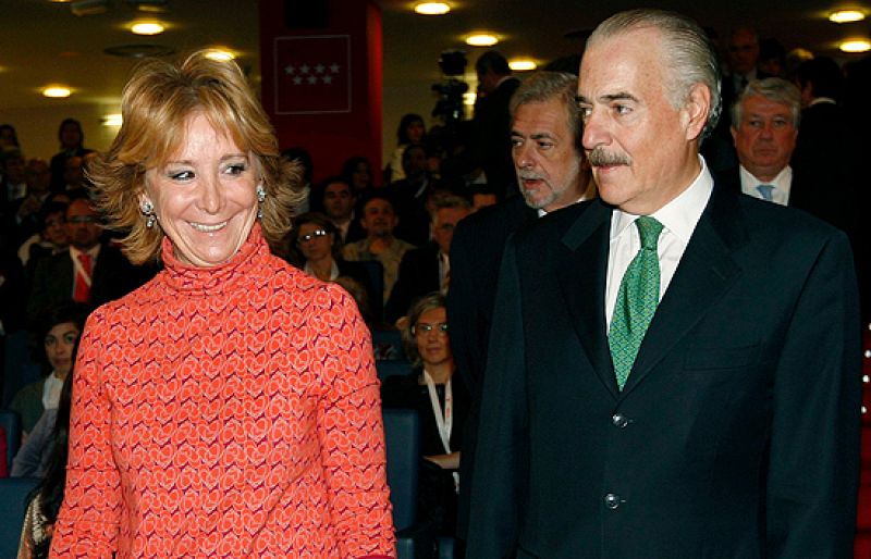 Aguirre afirma que para "superar las crisis" hay que "ir de alguna manera contracorriente"