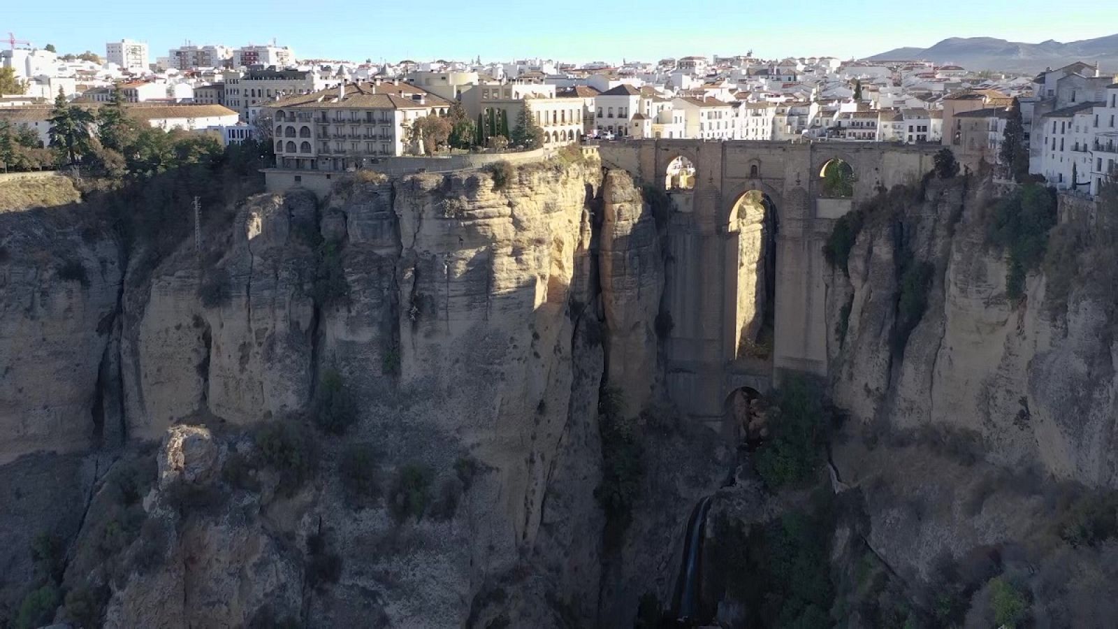 El Puente Nuevo sobre el Tajo de Ronda | Un país mágico