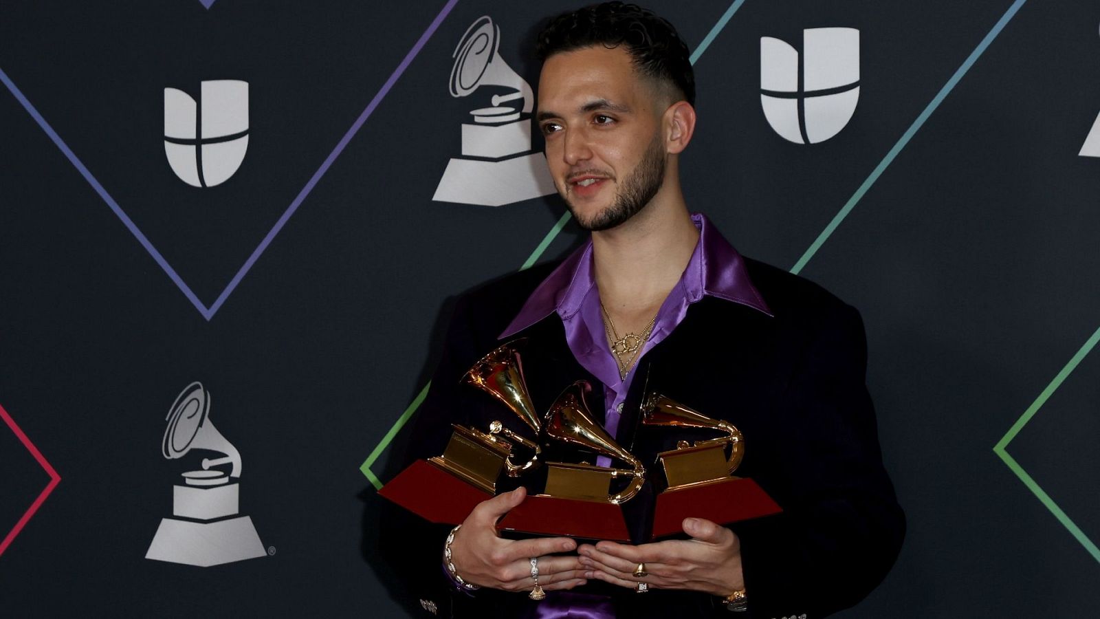 C.Tangana se hace con tres Grammy Latinos en una gala que encumbra al colombiano Camilo | Ver