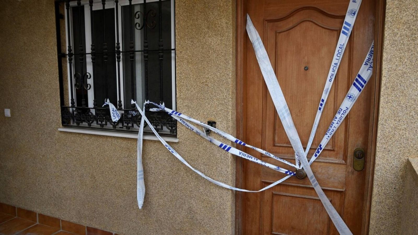 La investigación del incendio en Almería apunta a que "la madre podría haber provocado el fuego" - Ver ahora