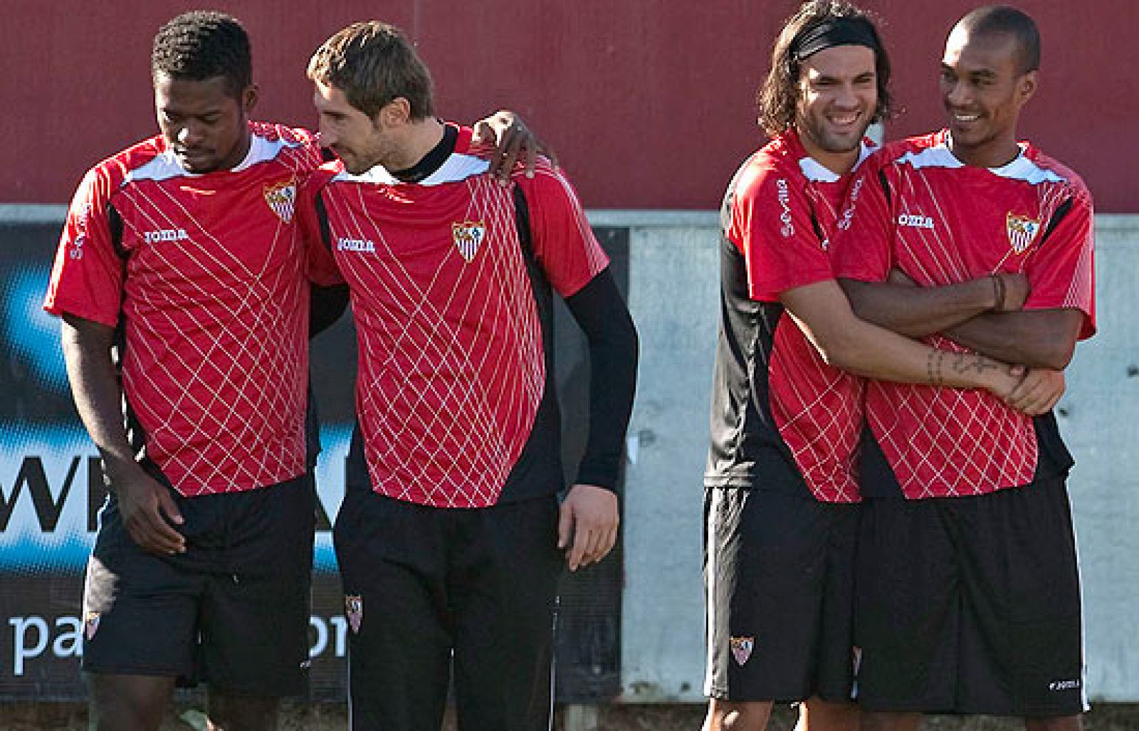 El meta sevillista ha vuelto a una convocatoria del Sevilla y podría volver a la titularidad ante el Stuttgart, donde el conjunto sevillista intentará cerrar su pase a octavos de la Champions.