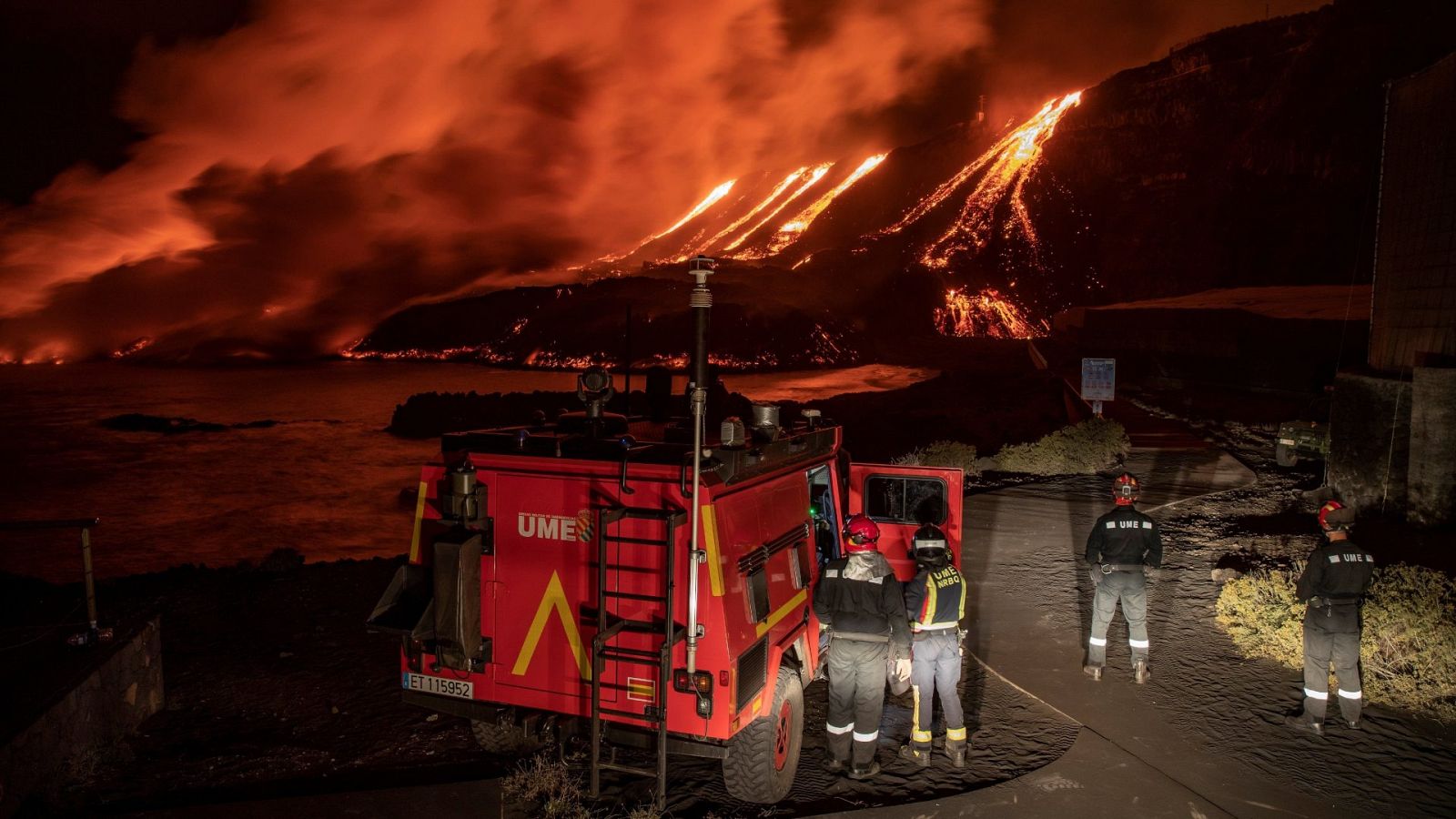 La erupción volcánica de La Palma cumple dos meses sin señales que indiquen el final