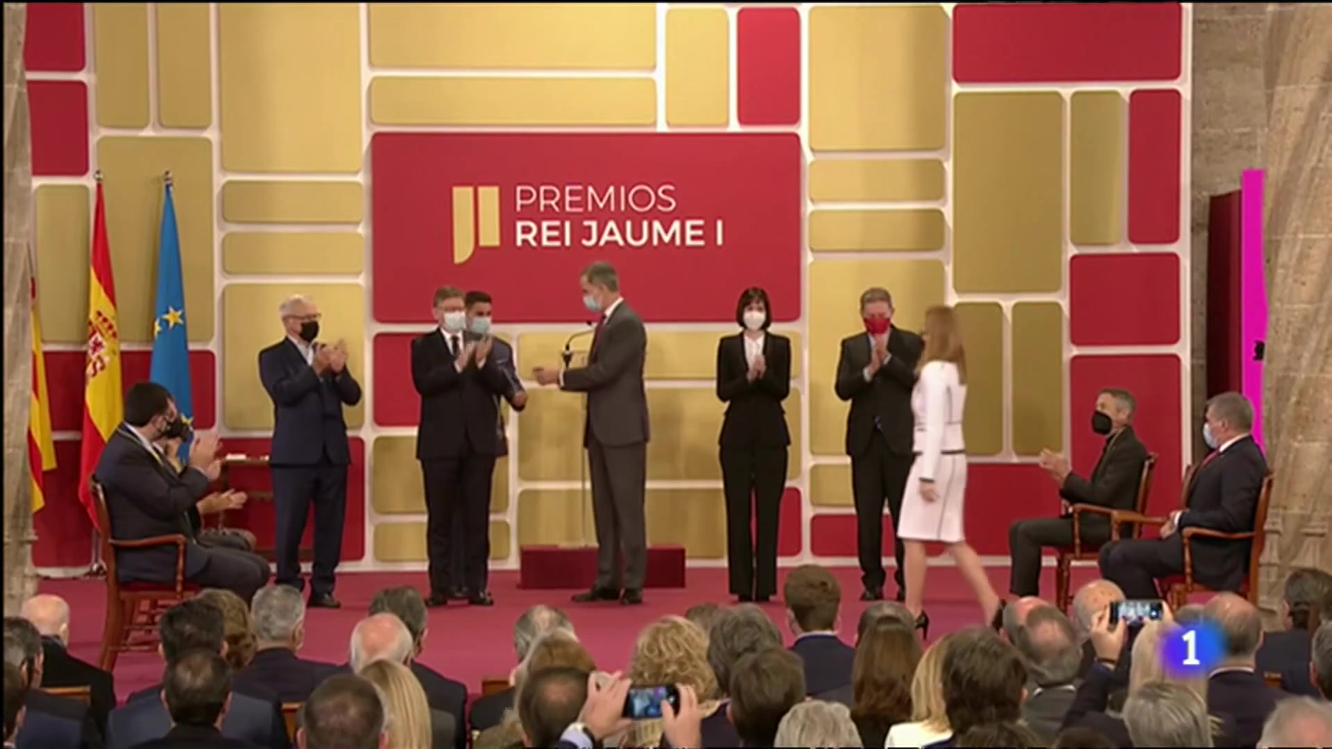 El Rey Felipe VI Entrega Los Premios Rey Jaume I