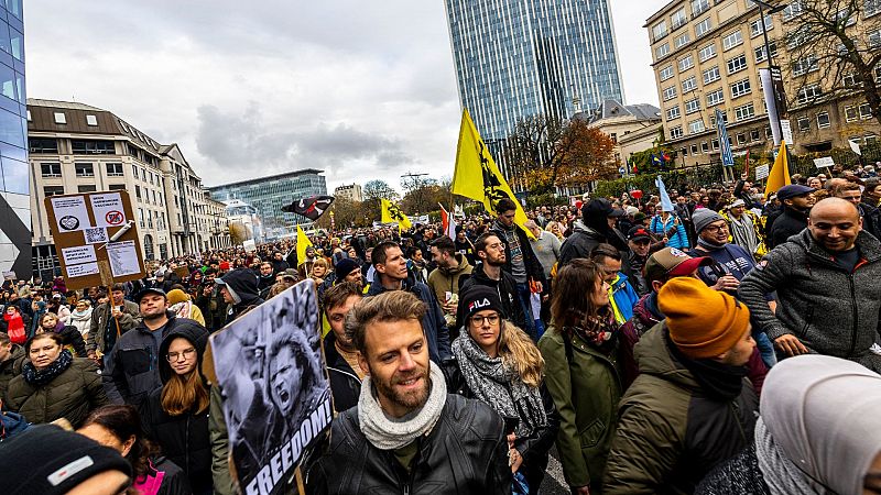 Manifestaciones en Europa contra las restricciones mientras aumenta la incidencia