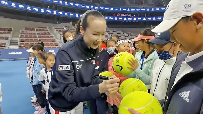 Telediario Fin de Semana - Un medio afín al gobierno chino publica vídeos de la tenista Peng Shuai en un evento deportivo