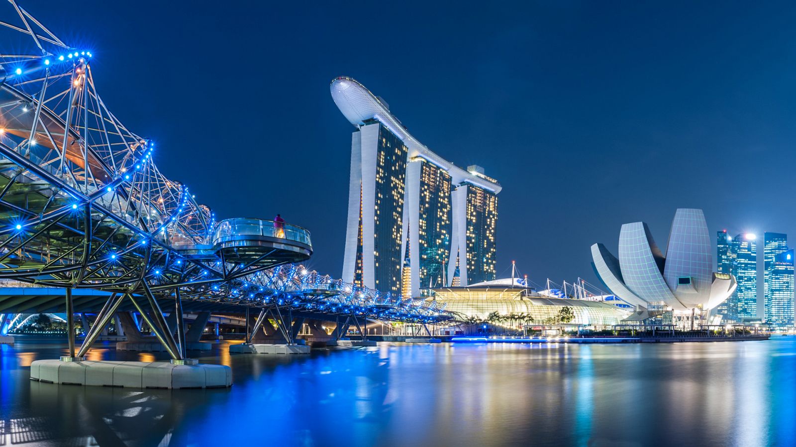 Viaje al pasado de las ciudades 2 - Episodio 12: Singapur, la ciudad verde por excelencia - Documental en RTVE