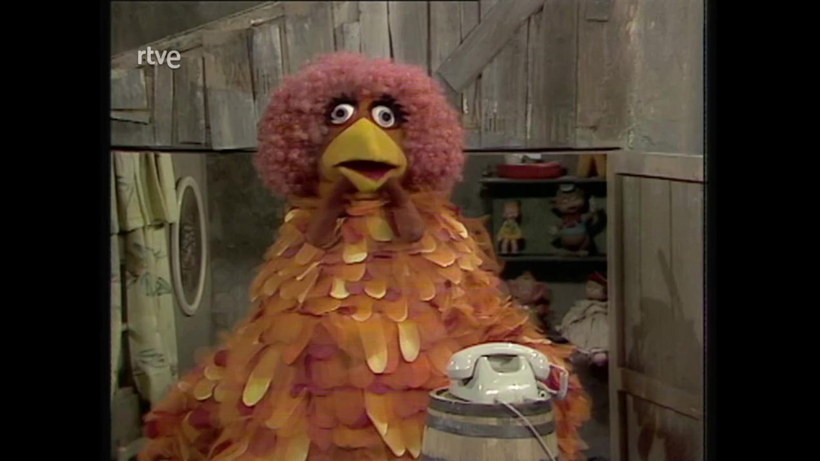 Dale al Play: Caponata aprende a utilizar el teléfono | Ver