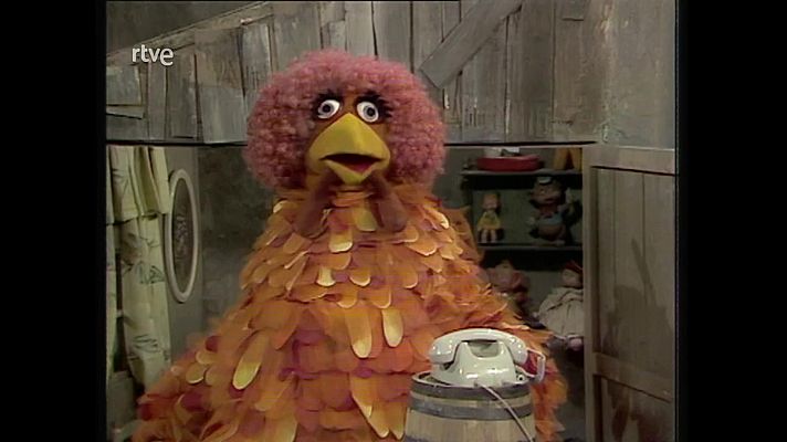  - Dale al Play: Caponata aprende a utilizar el teléfono