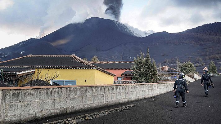 Telediario 1 - Un 30 % de las viviendas sepultadas en La Palma están hipotecadas y los bancos quieren saldar la deuda