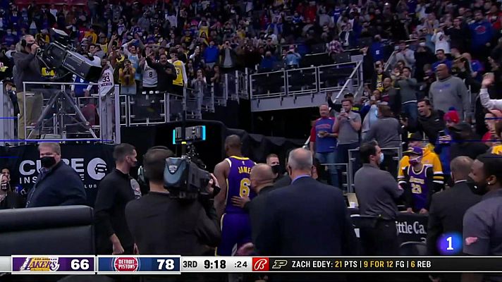 Telediario 1 - La expulsión de LeBron James desata la remontada de los Lakers