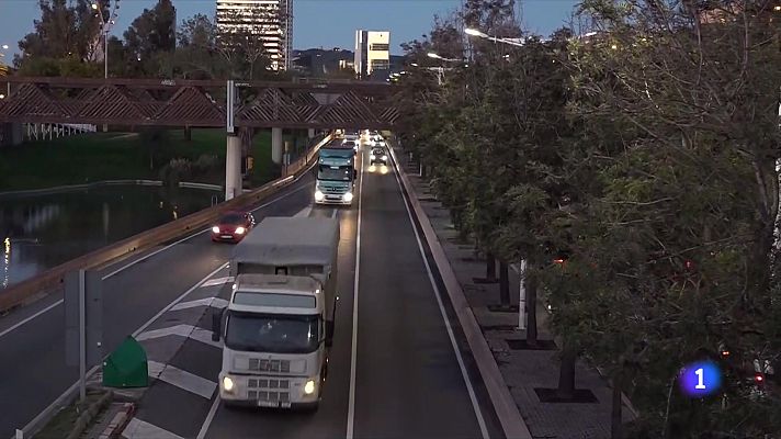 L'Informatiu - Els transportistes en peu de guerra
