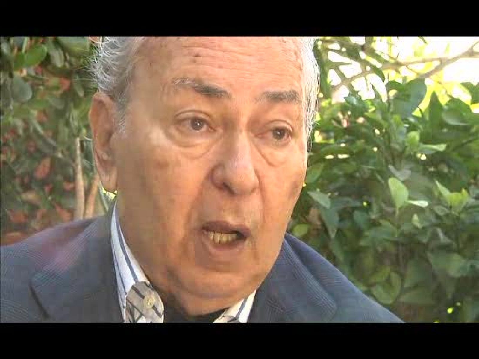 Riccardo Ehrman cuenta la reacción de los guardias del muro ante la avalancha de berlineses.  