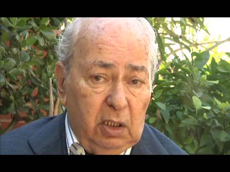 Riccardo Ehrman cuenta cómo los berlineses del Este le abrazaron al reconocerle por la calle, ya que habían visto en directo su pregunta.  