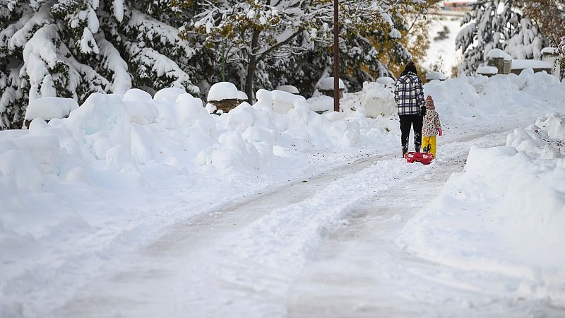 La entrada de una DANA provoca un cambio brusco del tiempo con fuertes lluvias y copiosas nevadas