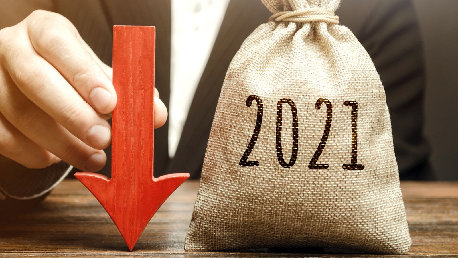 Aquí hay trabajo  - Las 5 formas legales de bajarte el sueldo - ver ahora