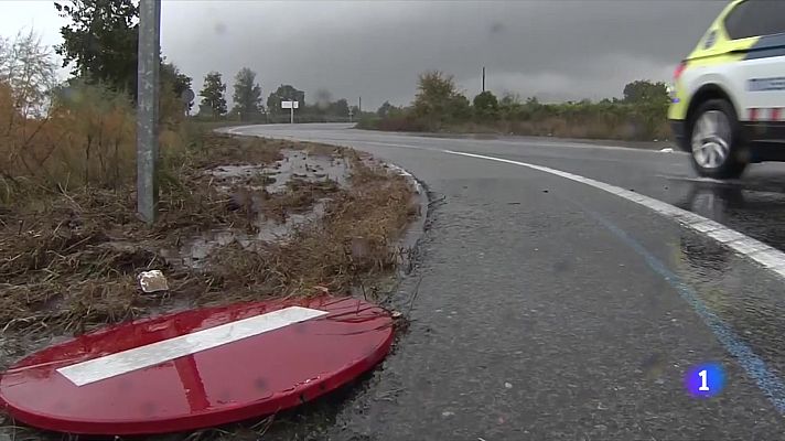 L'Informatiu - Les pluges intenses obliguen a tallar carreteres i suspendre les classes