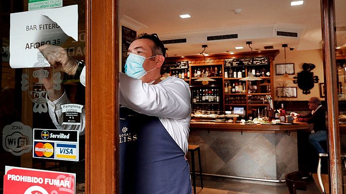 Telediario 2 - Sanidad revisa el 'semáforo' COVID y los niveles de riesgo pero sin incluir restricciones