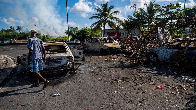 Disturbios contra las restricciones por la COVID en la isla francesa de Guadalupe: "Estamos hartos de tanta imposición"