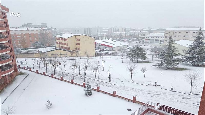 Precipitaciones localmente fuertes o persistentes en el norte de la Comunidad Valenciana, Cataluña, este de Baleares, entorno de los sistemas Central e ibérico y valle del Ebro - ver ahora