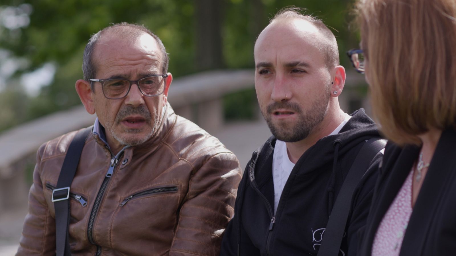 De seda y hierro - Con los ojos abiertos - Lengua de signos - ver ahora