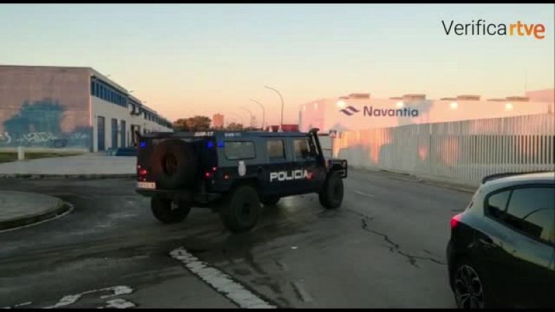 Un vehículo VAMTAC de la Policía desplegado en Cádiz por las protestas