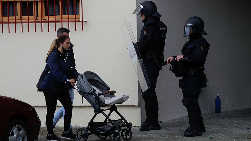 Nuevos disturbios en Cádiz mientras patronal y sindicatos negocian un acuerdo para parar la huelga del metal