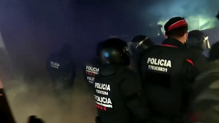 Informativo 24h - Incidentes en un acto de una entidad juvenil constitucionalista en la Universidad Autónoma de Barcelona
