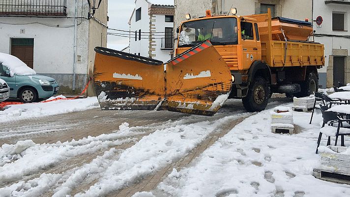 El primer temporal de invierno sigue su paso por la península y pone en alerta a doce comunidades