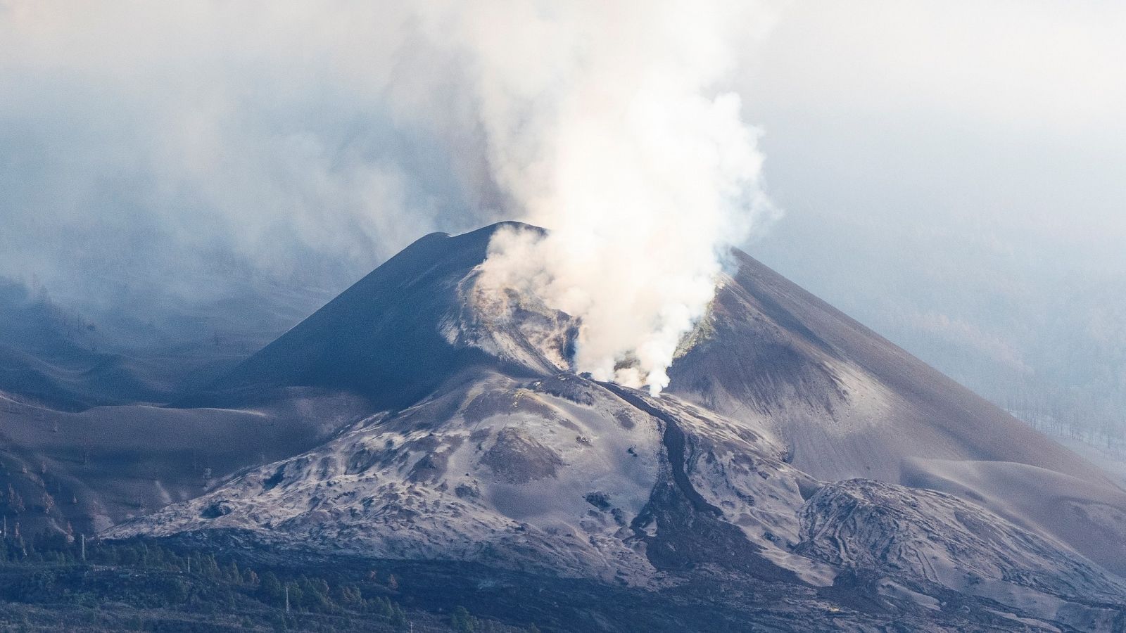 Volcán de La Palma: las intensas lluvias se suman a la ceniza