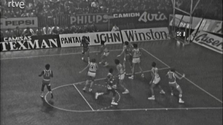 Deportes en el Archivo de RTVE - Torneo de Navidad de Baloncesto del Real Madrid: Real Madrid - North Carolina