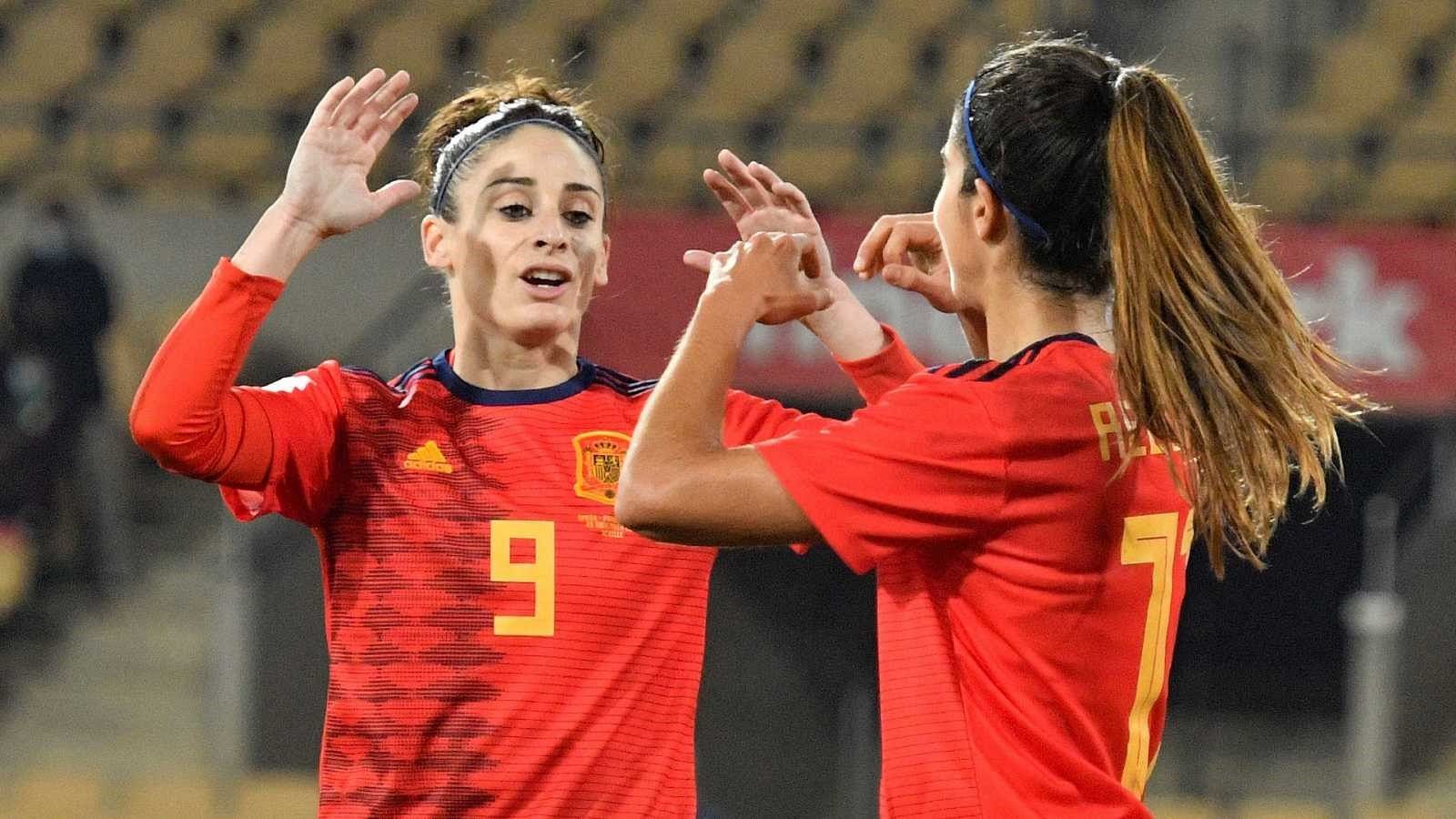 España le asesta una docena de goles a Islas Feroe