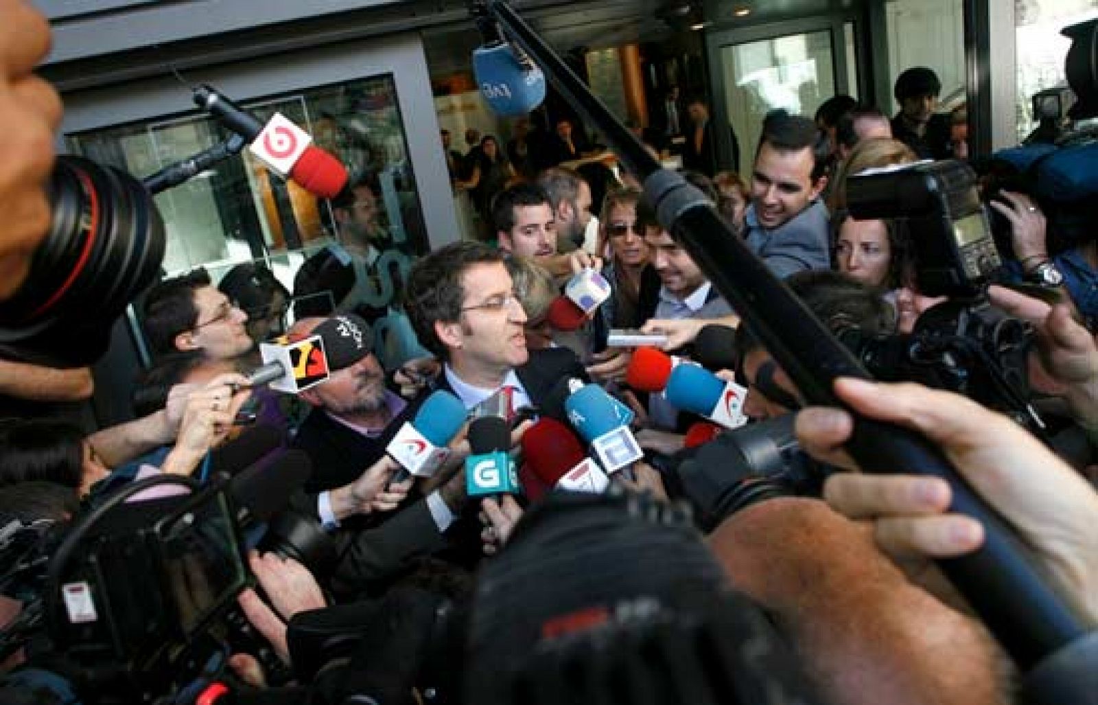 La Xunta apoya las gestiones del Gobierno en el 'Alakrana' | Ver