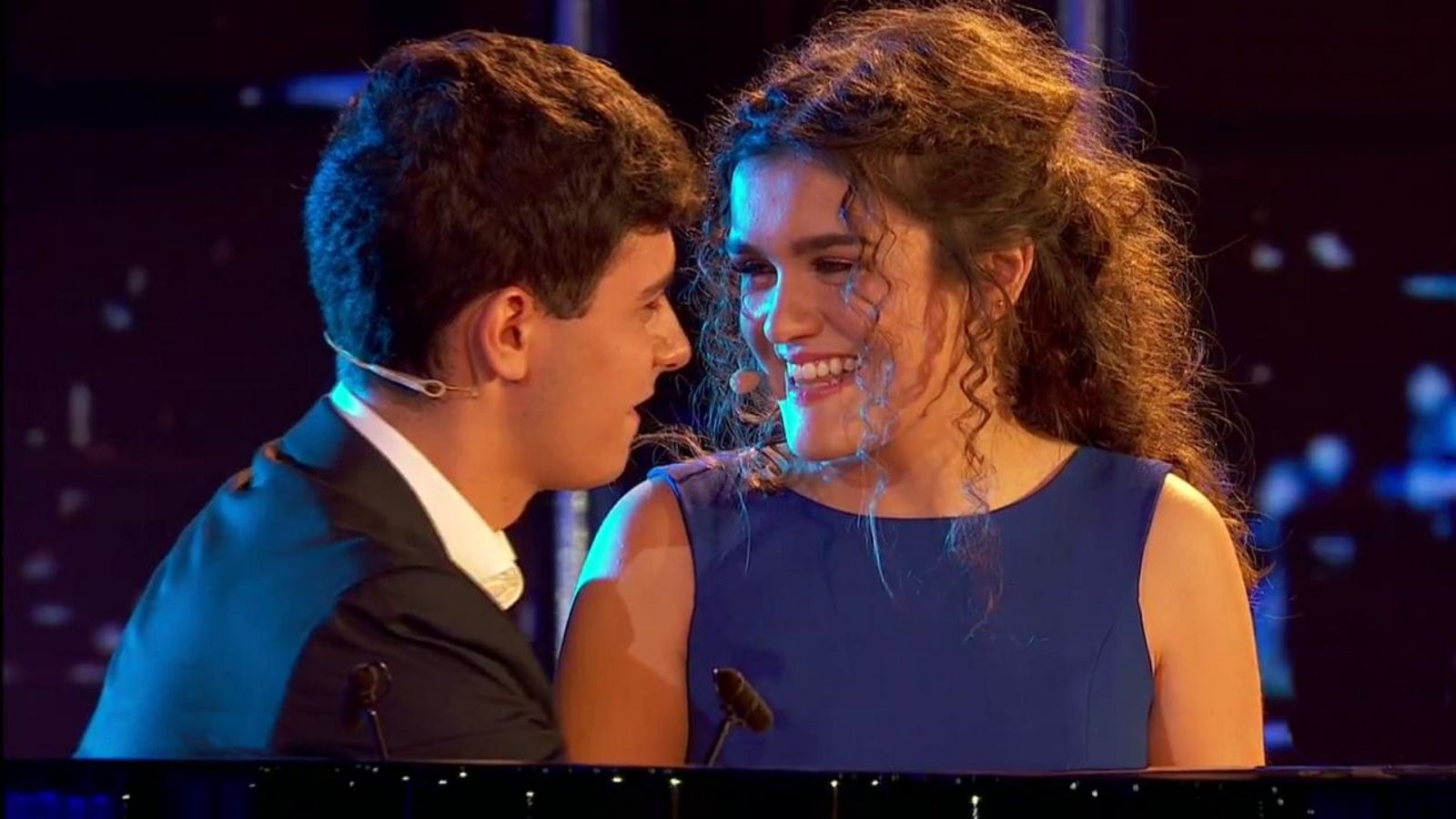 Viaje al centro de la tele - Sigue cantando conmigo  - ver ahora