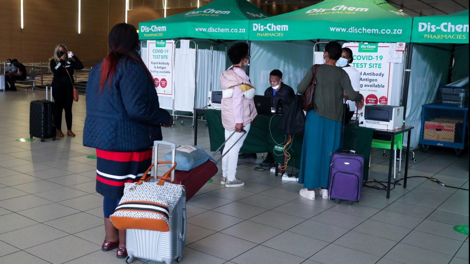 Una mirada detallada a las noticias que marcan cada jornada, desde los puntos donde se generan y con sus imágenes, voces y sonidos en directo.