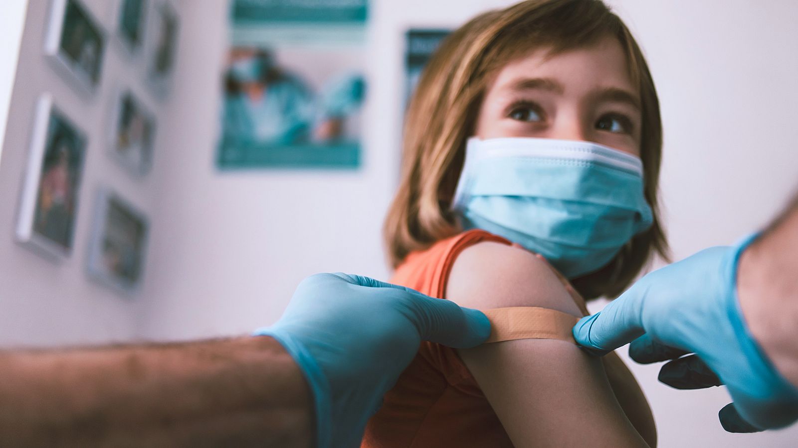 España, a la espera de la decisión sobre la vacuna de niños