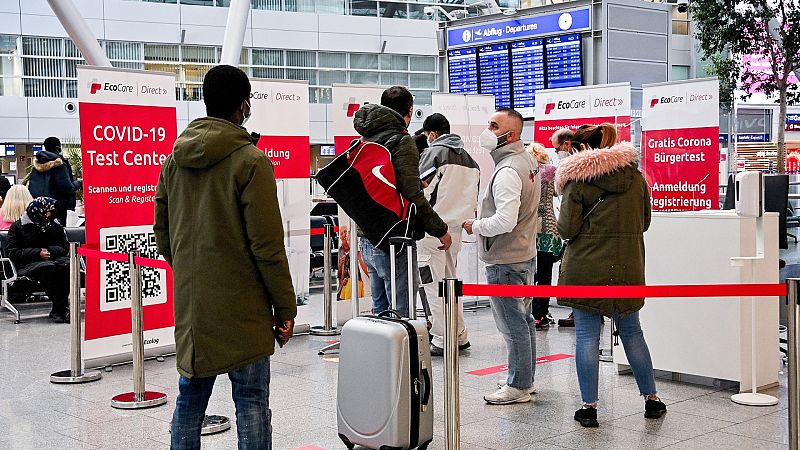 La UE suspende los viajes desde el sur de África por el temor a la nueva variante del coronavirus