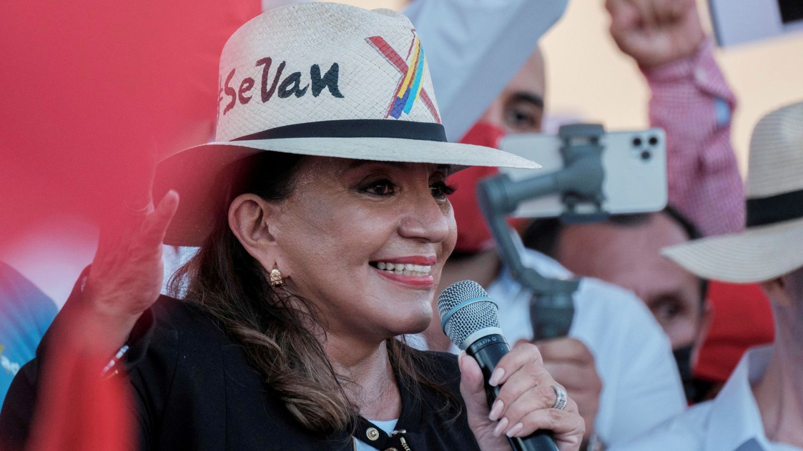 Xiomara Castro, favorita para ganar las presidenciales de Honduras
