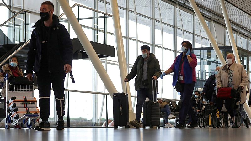 Detectan casos sospechosos de la variante ómicron en Alemania y Países Bajos | Ver