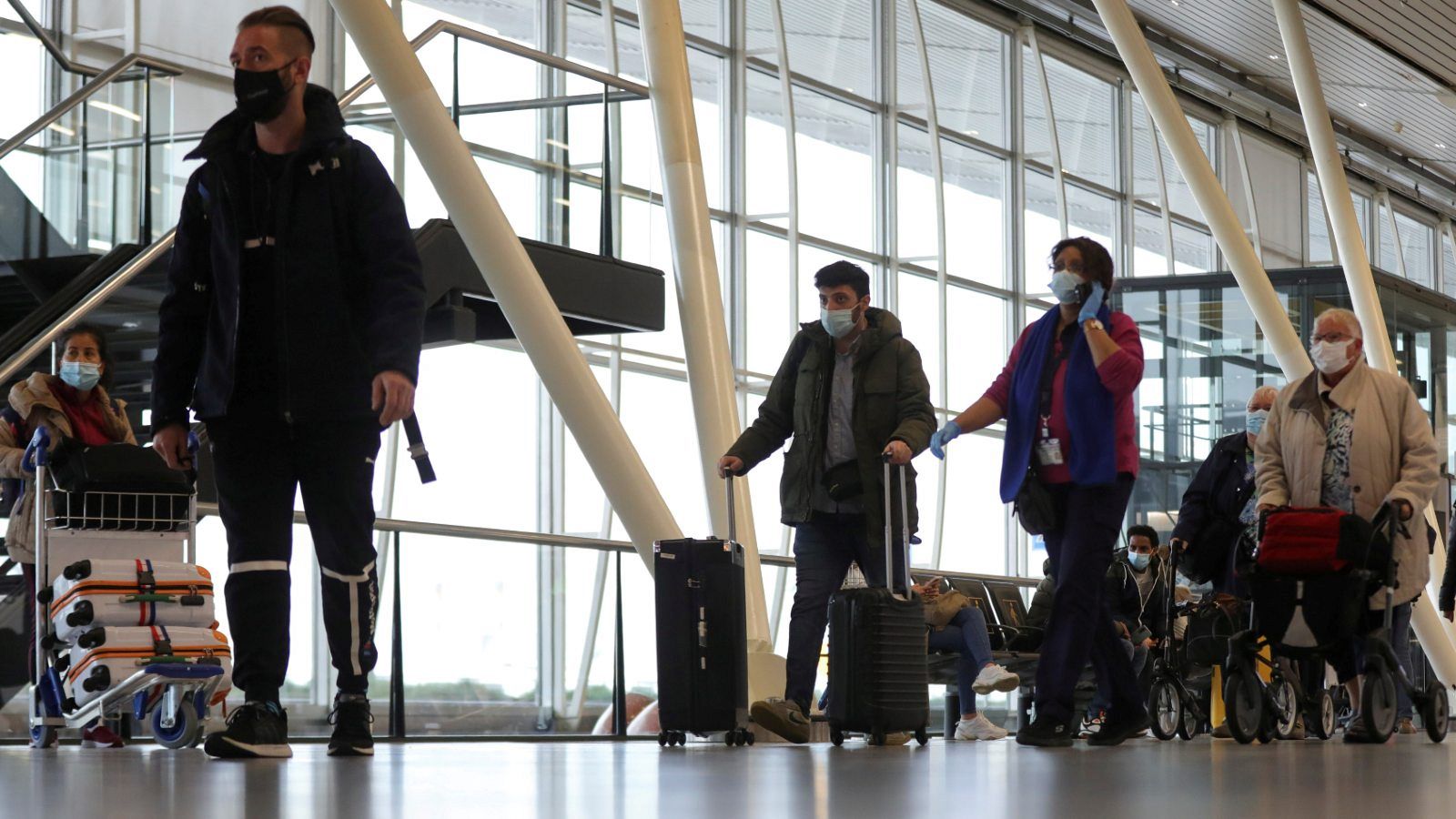 Detectan casos sospechosos de la variante ómicron en Alemania y Países Bajos