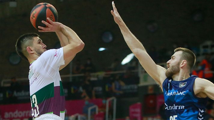 Telediario Fin de Semana - El baloncesto evoluciona a base de triples
