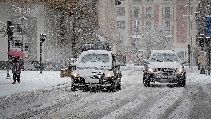 Cantabría, País Vasco y Navarra, en alerta roja por nieve