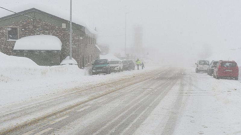 La nieve adelanta su llegada a la del invierno en el norte peninsular