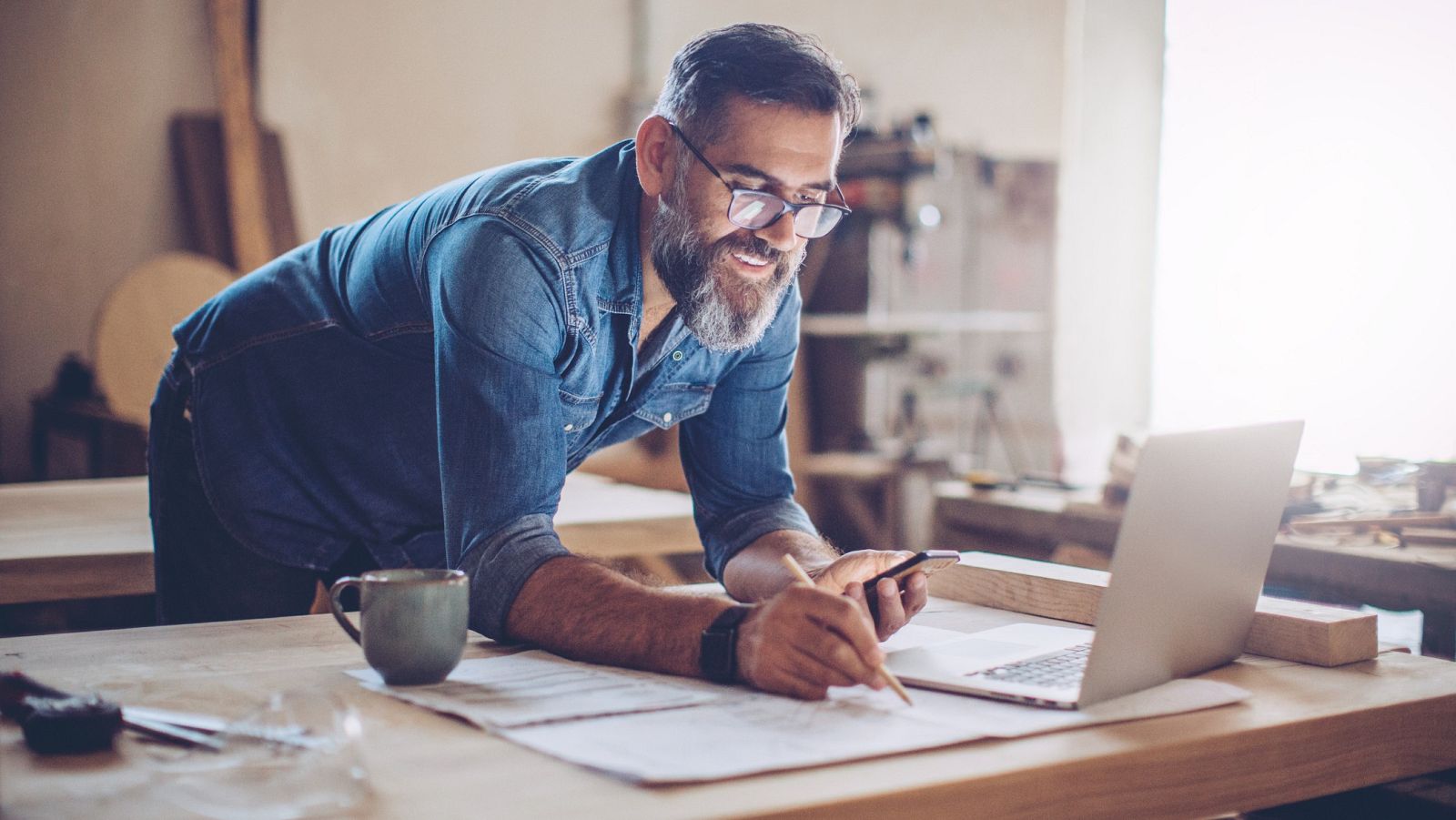 Aquí hay trabajo -  Luchadores contra el edadismo - ver ahora