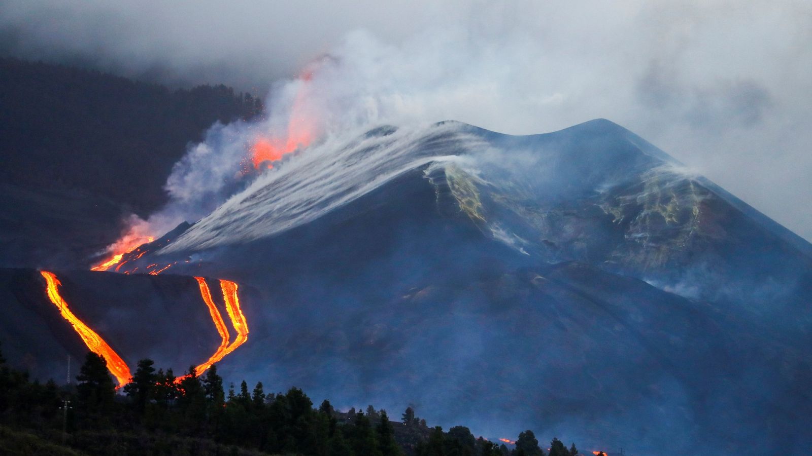 La reactivación del volcán sacude La Palma