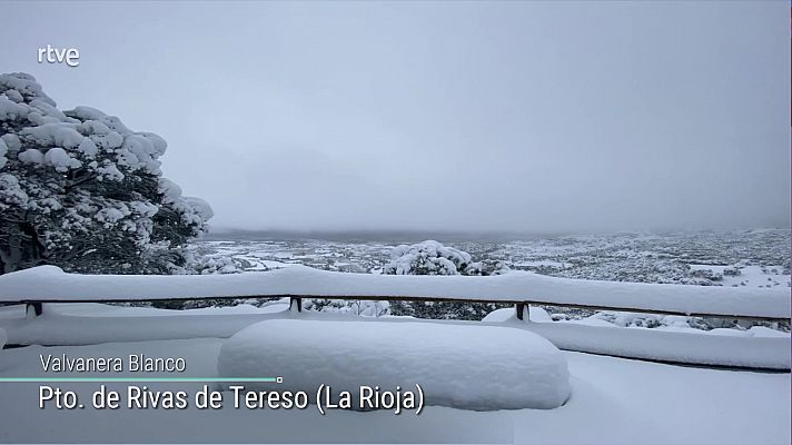 Intervalos de viento fuerte en el Cantábrico, Ampurdán, Baleares, Alborán y Canarias, así como rachas de viento fuerte en el bajo Ebro, Pirineos y zonas de montaña del centro y tercio oriental