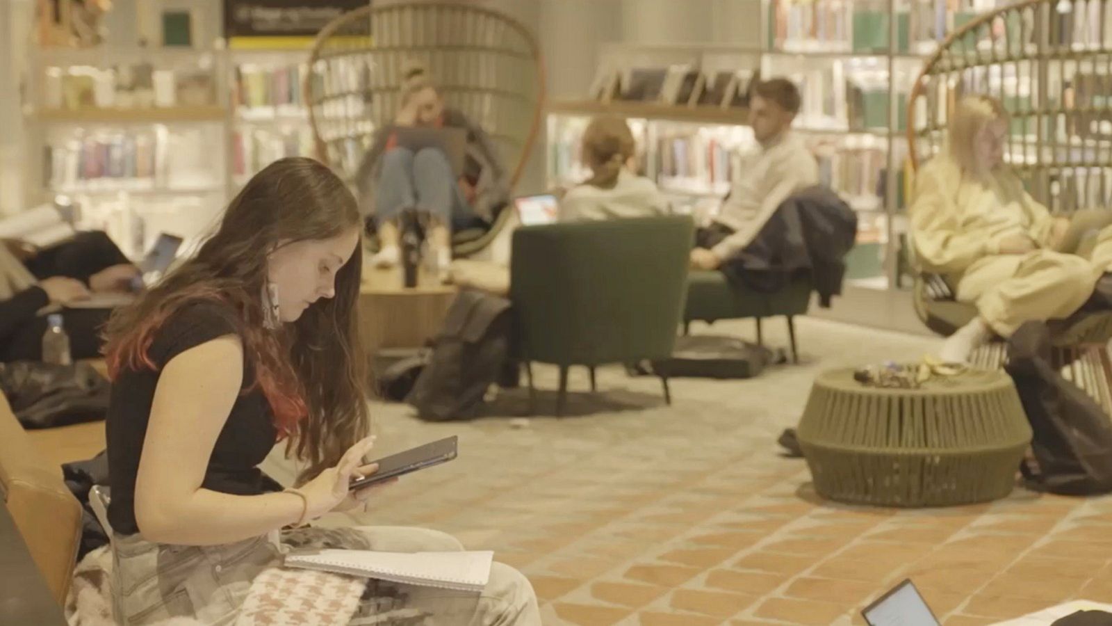 Página Dos viaja a Oslo para conocer la biblioteca Deichman.