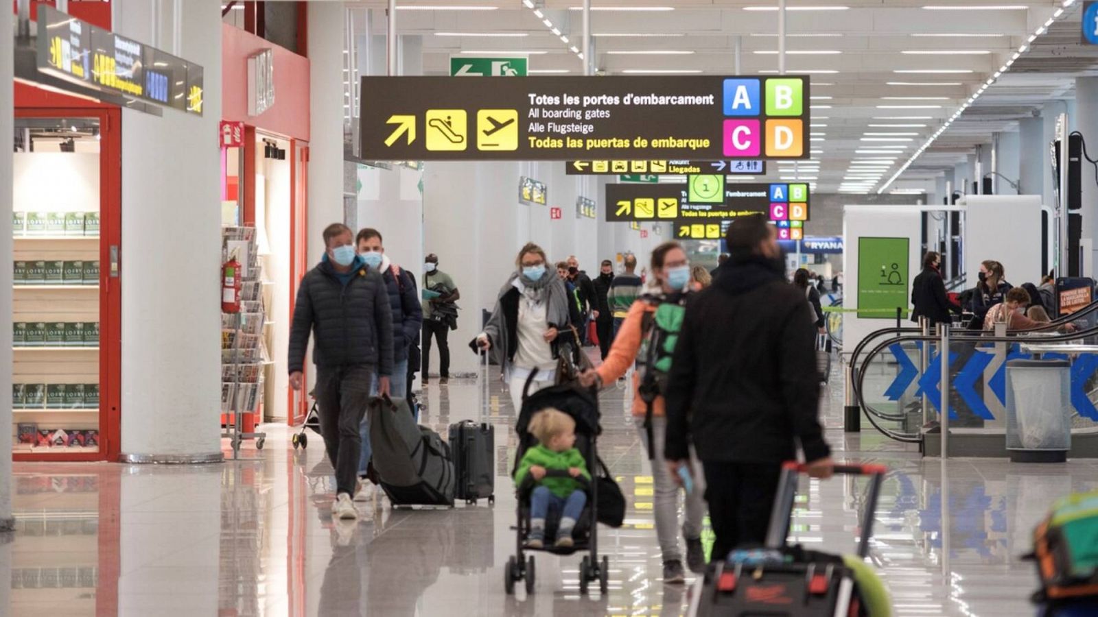 Aumentan las restricciones a los viajeros de fuera de España