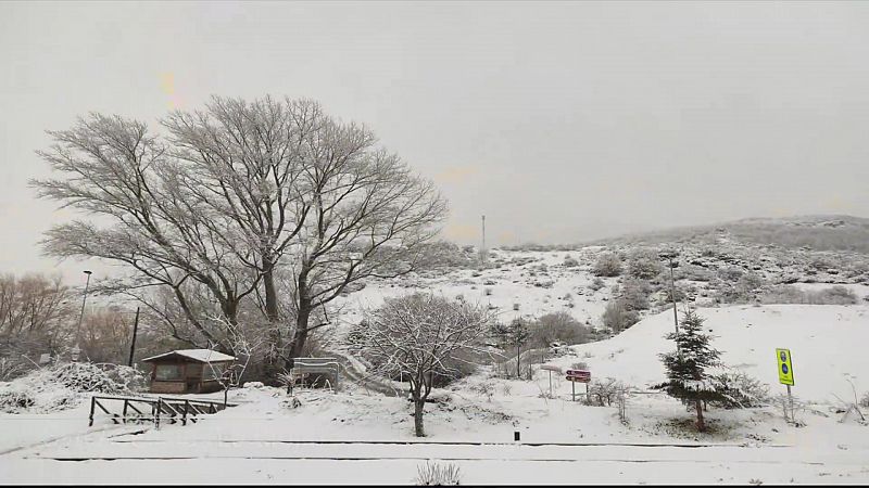 Precipitaciones localmente fuertes o persistentes en el área Cantábrica y Baleares. Rachas de viento muy fuerte en Pirineos, bajo Ebro, Baleares, Ampurdán y Alborán - ver ahora