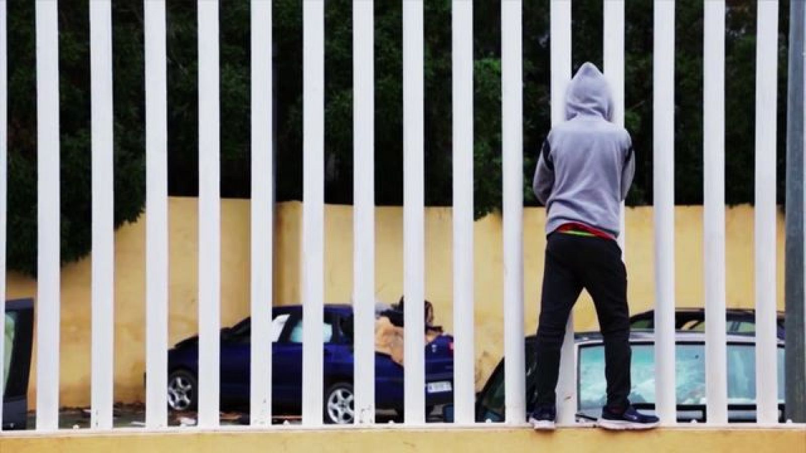 Solos y mal acompañados. Los derechos de la infancia y la juventud migrante en España*